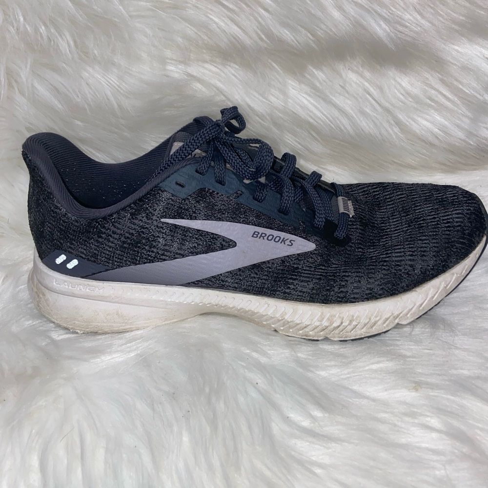 Brooks sneakers - Picture 3 of 9